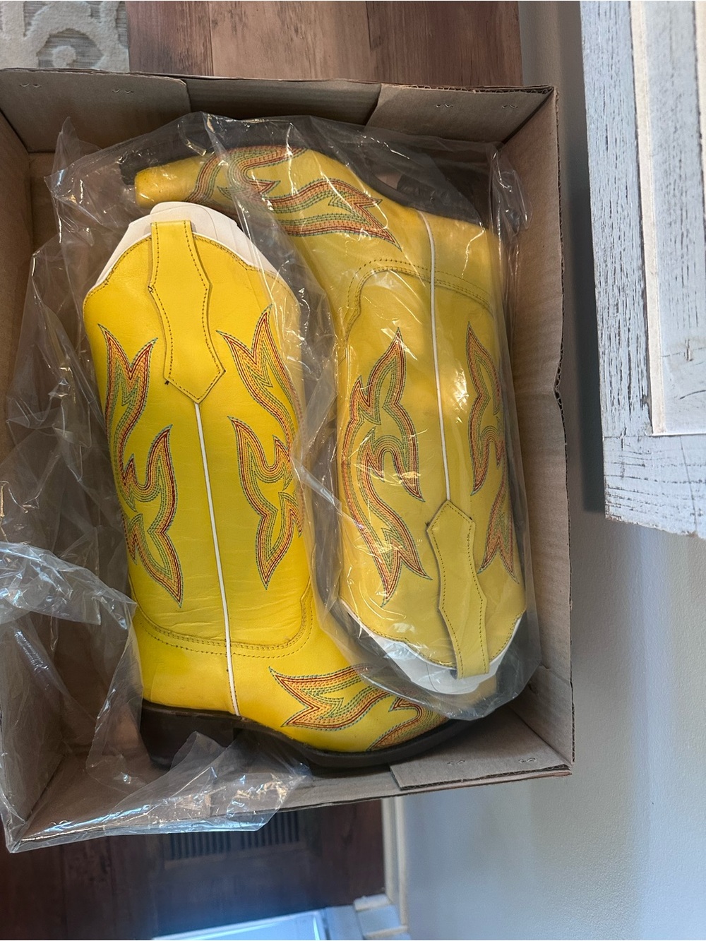 Planet Cowboy Psychedelic Yellow Original Cowboy Boots Size 6 NIB - Picture 2 of 7